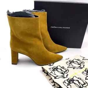 Freda Salvador Lonni Boots Cumin Suede Pointed Toe Block Heel Pull On Sz 10