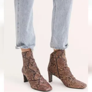 Free People Cybill Boots Ankle Tan Smooth Slouchy Leather Size 38 EU 7.5/8 US