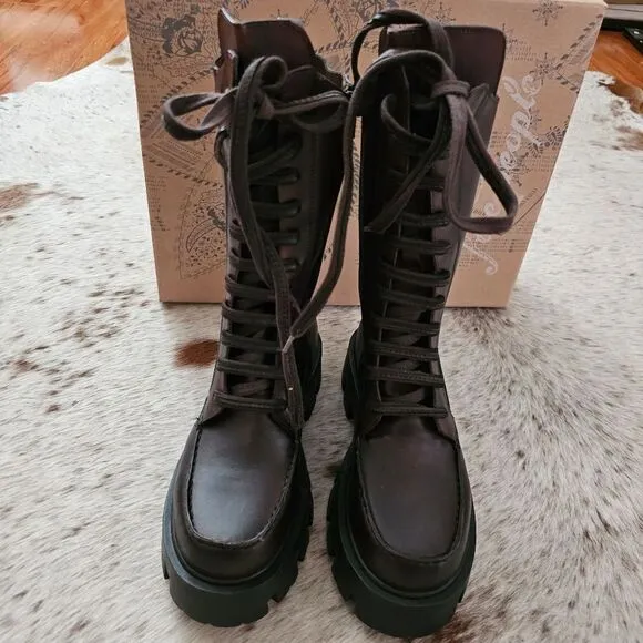 FREE PEOPLE Jones Lug Sole Lace Up Platform Leather Boots Hot Fudge Size 7.5 NEW