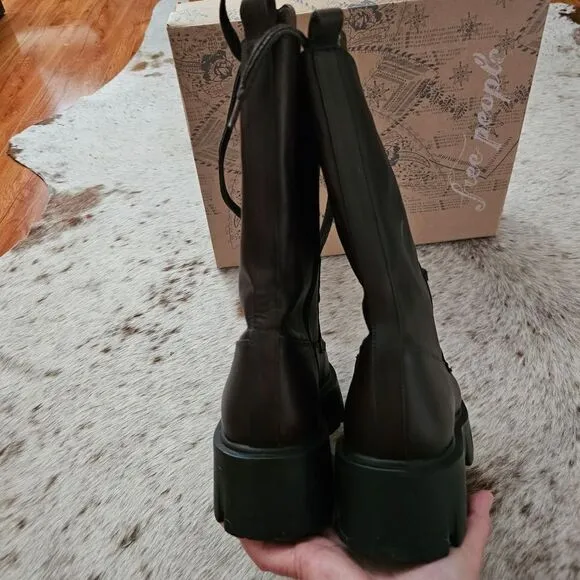 FREE PEOPLE Jones Lug Sole Lace Up Platform Leather Boots Hot Fudge Size 7.5 NEW