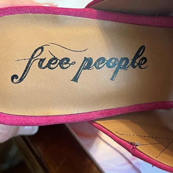 Free People - Love is Everywhere Suede Platform Fuchsia Fantastic Size 41 -NWOT