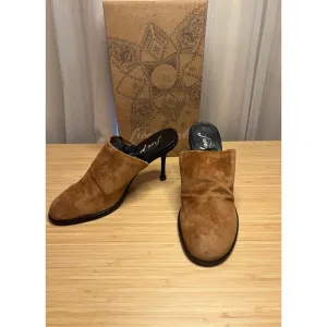 Free People Sz 40(US10)-Leila Heeled Suede Cognac Mule NEW IN BOX!