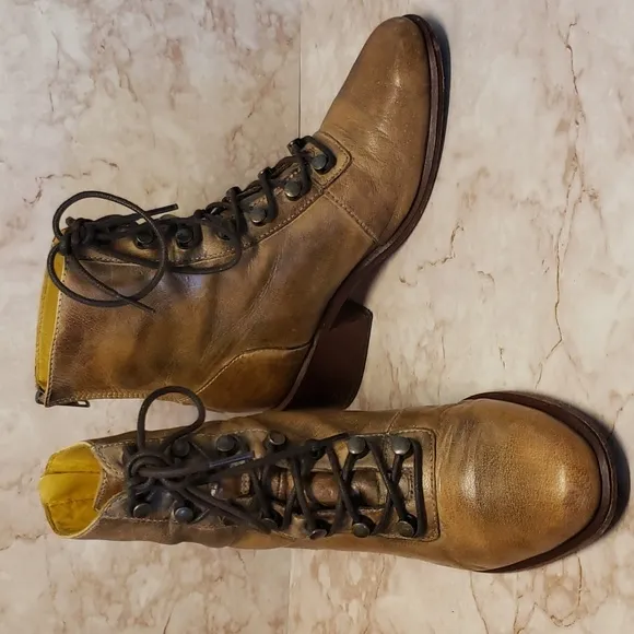 Free People tan lace up combat low heel woman boots size 37