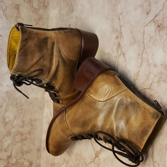 Free People tan lace up combat low heel woman boots size 37