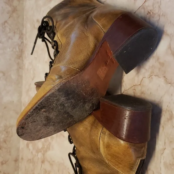 Free People tan lace up combat low heel woman boots size 37