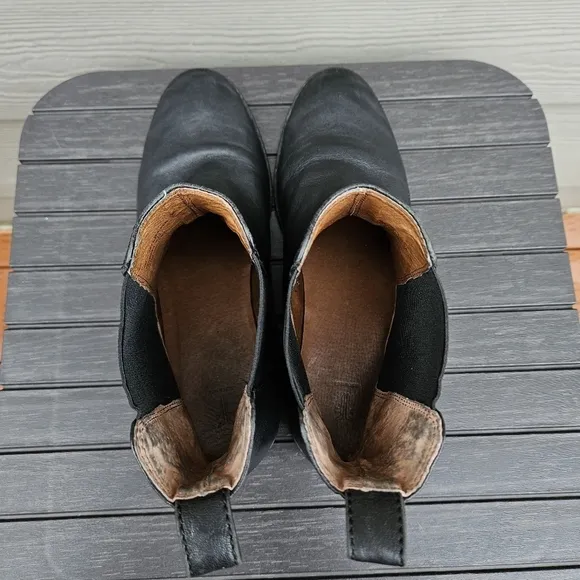 Frye Anna Chelsea Black Leather Boots Pull On Low Heel Shoes Women's Size 8