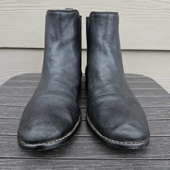 Frye Anna Chelsea Black Leather Boots Pull On Low Heel Shoes Women's Size 8