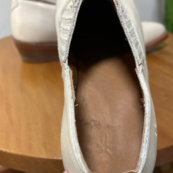 Frye Billy Leather Shootie Bootie Size 7 1/2 Bone White Cream Pointy Ankle Boot