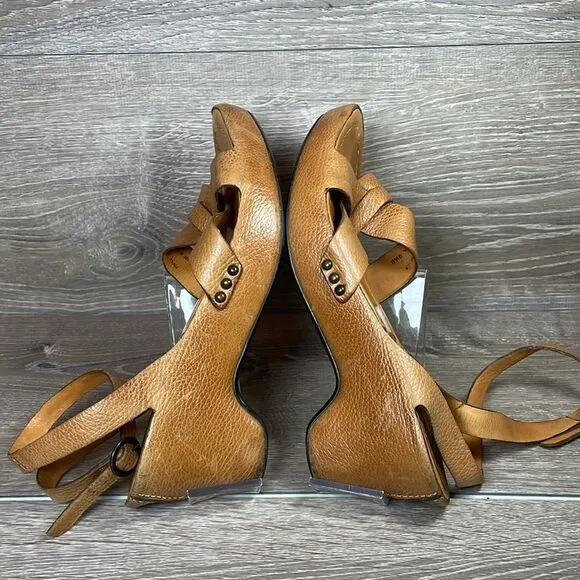 Frye Boots American Original Tan Leather Women’s Sz 9.5B Wrap Around Strap Heels