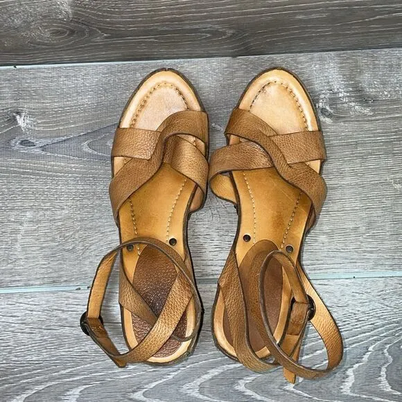 Frye Boots American Original Tan Leather Women’s Sz 9.5B Wrap Around Strap Heels