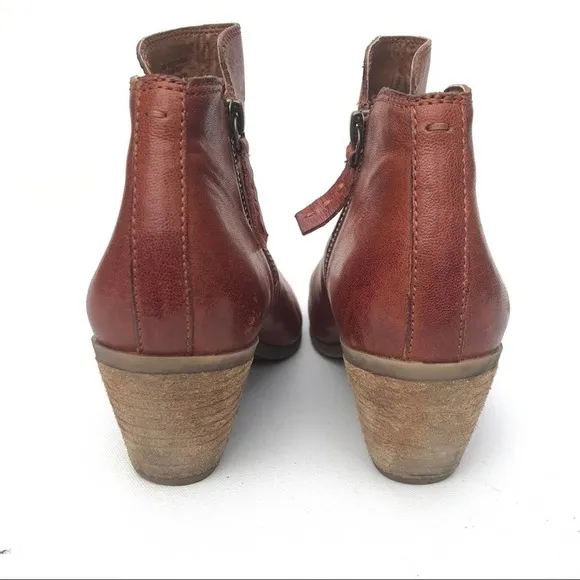 Frye Judith Zip Bootie  Cognac boots 6 leather ankle euc