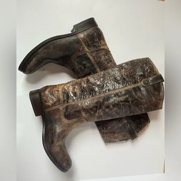 Frye Mellisa Tall Distressed Riding Boots size 9 great condition