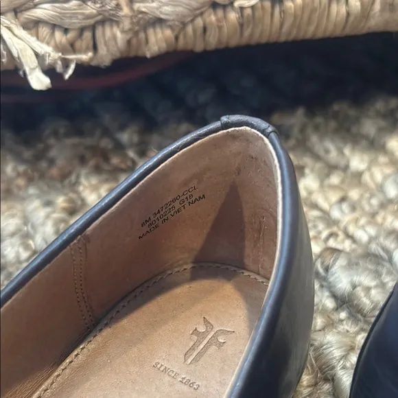 Frye Sienna Ballet Flats Leather Womens Shoes Pointy Toe Size 8