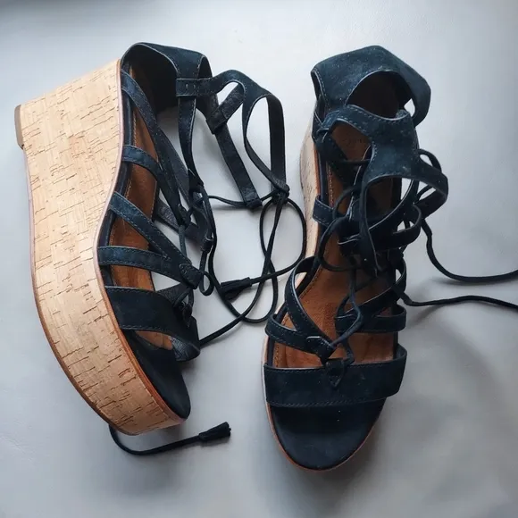 Frye suede gladiator platform sandals Sz-11