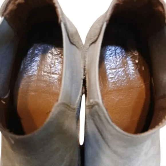 Frye Tan Suede Ankle Boots Block Heel Booties Size 7