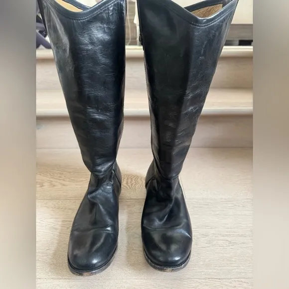 FRYEMELISSA BUTTON 2 BOOTS size 8.5