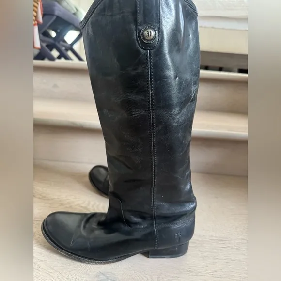 FRYEMELISSA BUTTON 2 BOOTS size 8.5