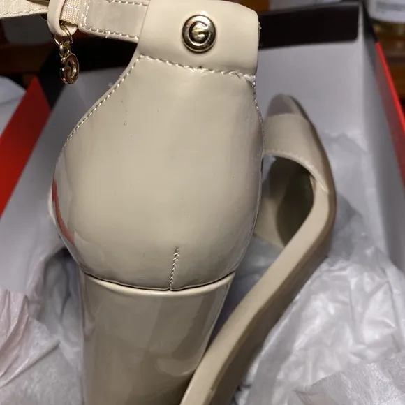 G By Guess Women’s Shoes Sandals Shantel Light N Beige Peep Toe Block Heel