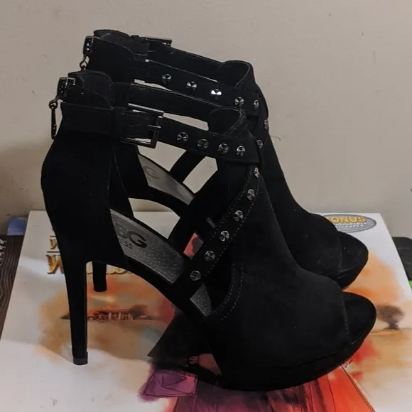 GBG Guess Los Angeles Black Studded Jasin Almond Open Toe Stiletto Sandals Heels