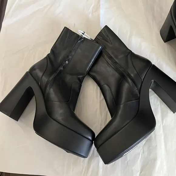 GBLevi Tate Leather Platform Mid Boots