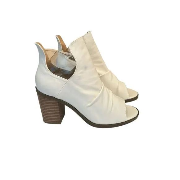 GC Shoes White Vegan Leather Susana Slip On Peep Toe Block Heels Size 8.5 NWT