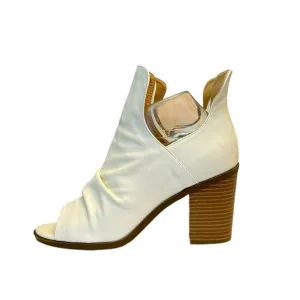 GC Shoes White Vegan Leather Susana Slip On Peep Toe Block Heels Size 8.5 NWT