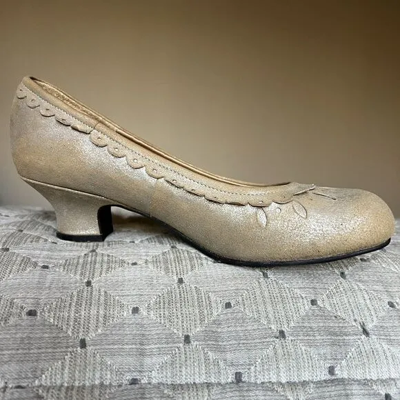 Geé WaWa Metallic Silver Tan Leather Block Kitten Heels Scalloped Edge Women 7.5