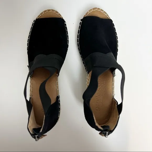 GENTLE SOULS Suede Colleen Cross Elastic Sandals