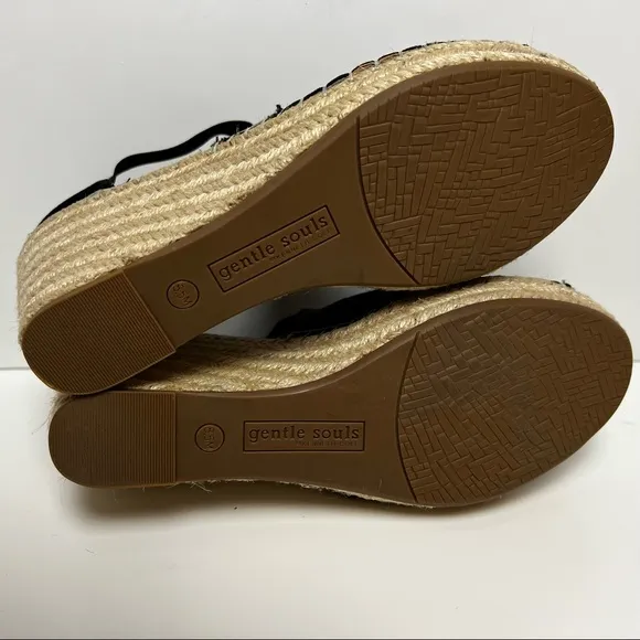 GENTLE SOULS Suede Colleen Cross Elastic Sandals