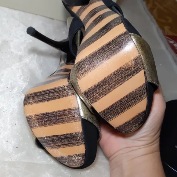 Georgina Goodman Nancy black and gold Platform Heels
