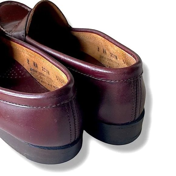 G.H.Bass Women’s Willa Flat Strap Weejuns Loafer Brown Size 8AA Minimalist