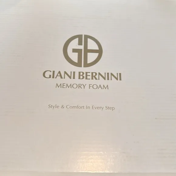 Giani Bernini Women's Artemyss Memory Foam Block Heel Booties