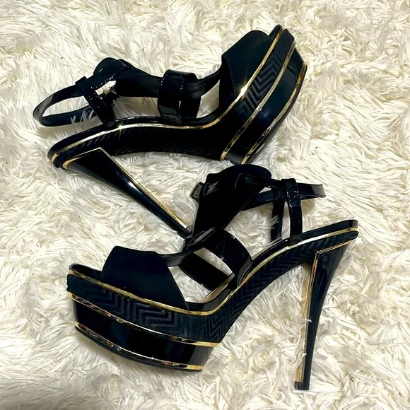 Gianni Bini Black and Gold Platform Stiletto Chevron Print High Heels, 9, NWOT