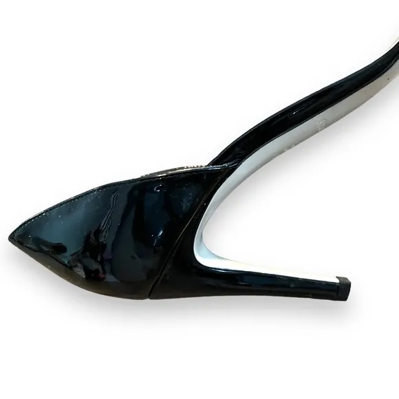 Giorgio Armani patent navy blue stiletto shoes size 37 1/2