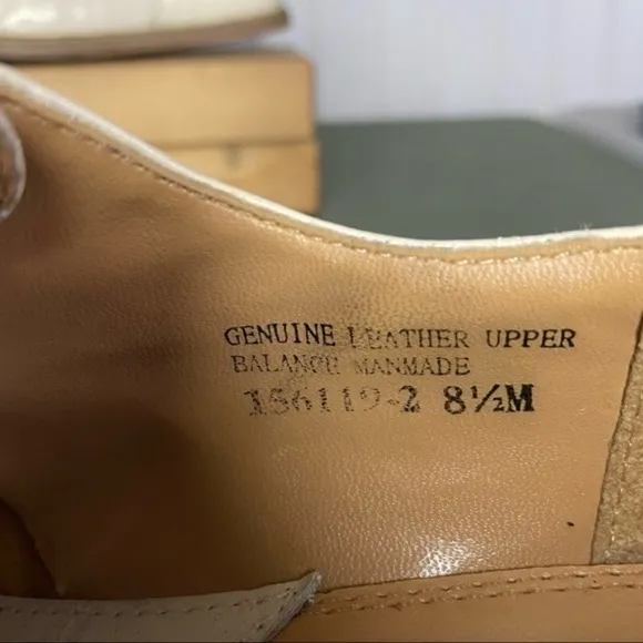 Giorgio Brutini Ostrich Leather Dress Shoes in Eggshell White