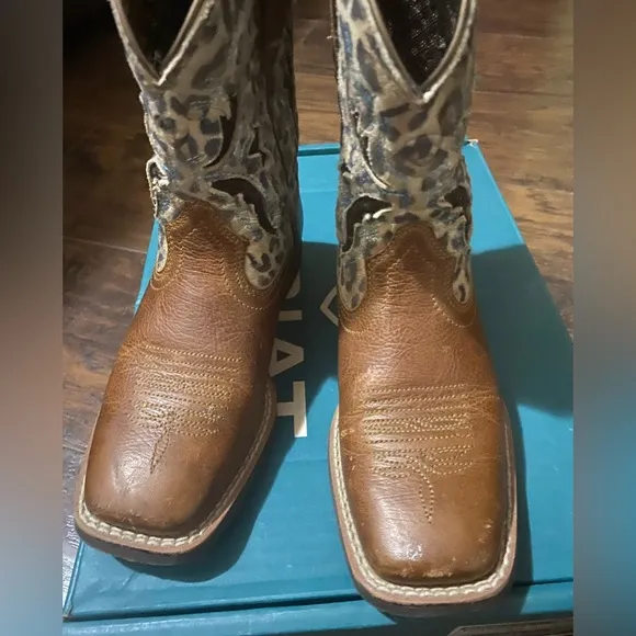 Girl ariat boots