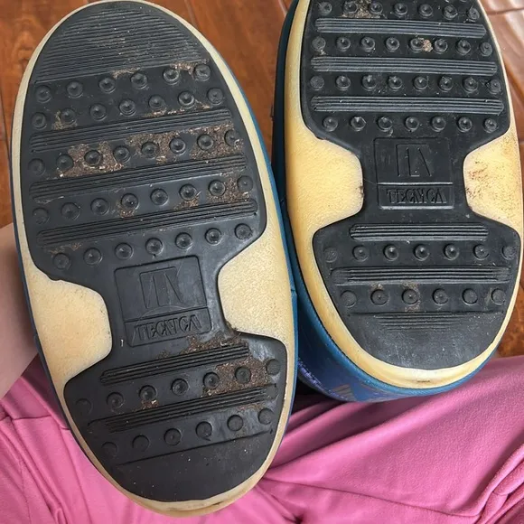 Girls moon boots size 5-6