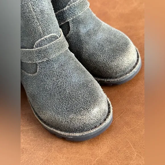 Girls UGG size 8 boots