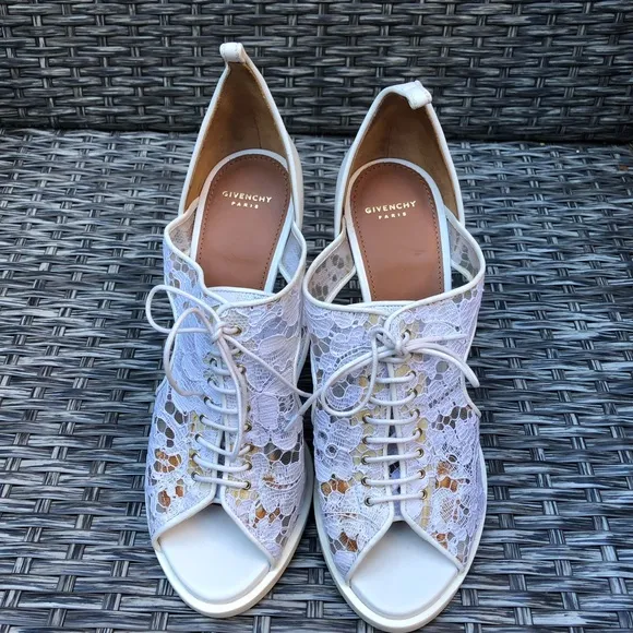 Givenchy Floral Lace Peep Toe Bootie Sandal  - Size 38.5 - White - NEW -