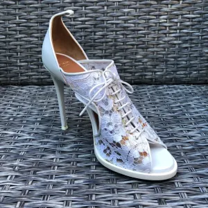 Givenchy Floral Lace Peep Toe Bootie Sandal  - Size 38.5 - White - NEW -