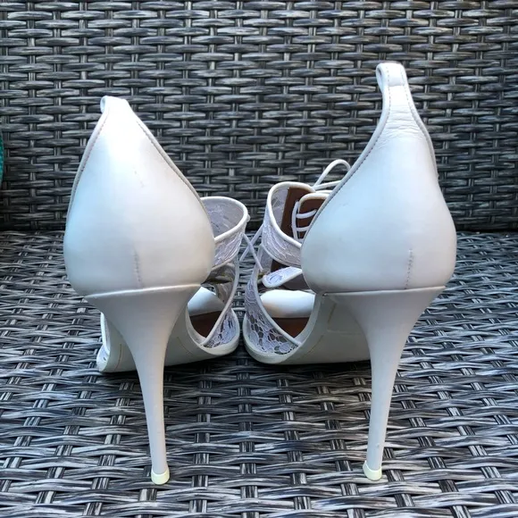 Givenchy Floral Lace Peep Toe Bootie Sandal  - Size 38.5 - White - NEW -