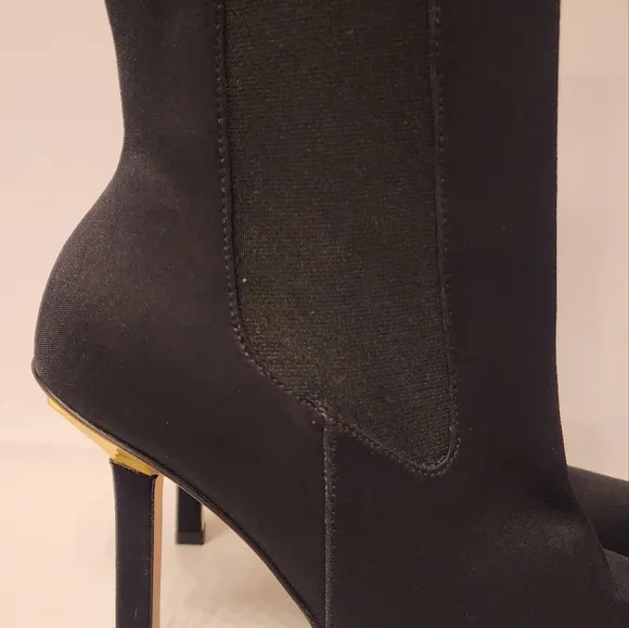 Good American High Kickstand Neoprene Bootie In Black Gold Accents size 9