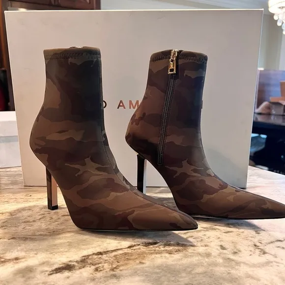 Good American Womens Boots Ankle Camo Neoprene Sock Booties 7.5 (Fits 6.5/7)
