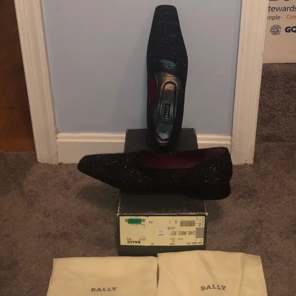 Great condition Sparkly Bally dress shoes size 11