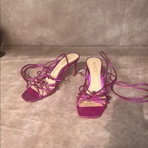 GUC Schutz Women's 7.5 Dark Metallic Pink Purple Strappy Heels Leather