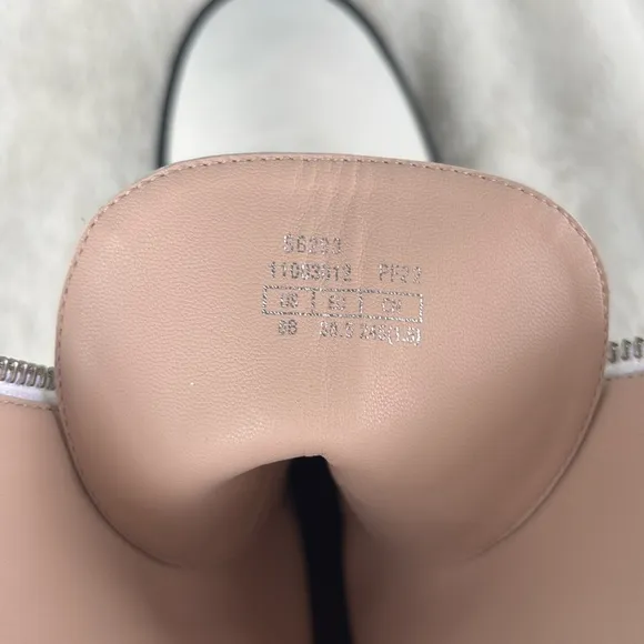 GUC STUART WEITZMAN Lodge Zip Leather Bootie in White Size 8