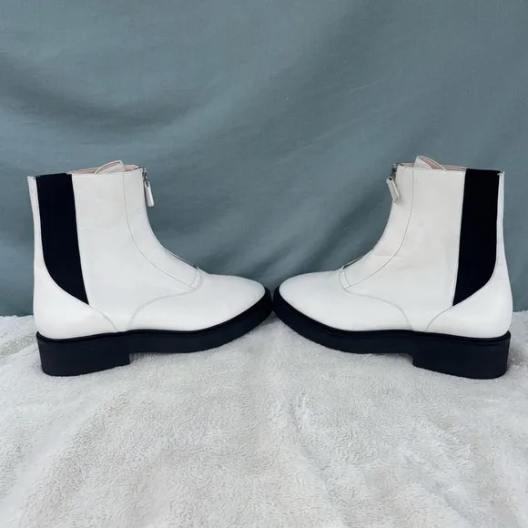 GUC STUART WEITZMAN Lodge Zip Leather Bootie in White Size 8