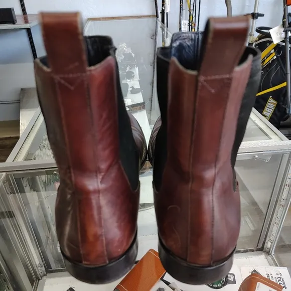 Gucci Chelsea Boots in Brown and Black Leather