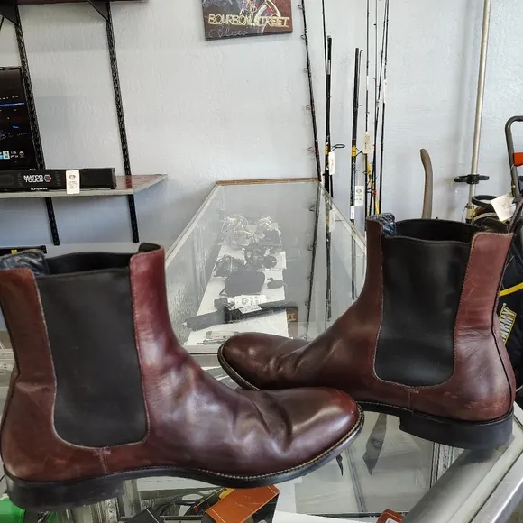 Gucci Chelsea Boots in Brown and Black Leather