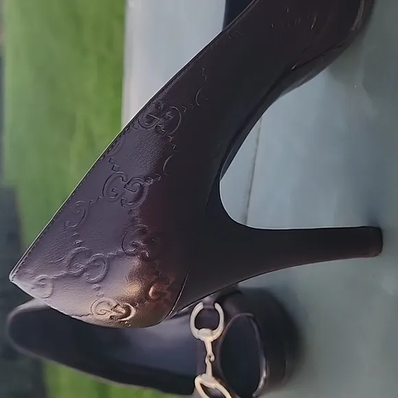 Gucci Gold clasp Horsebit Brown Leather GG Peep Toe Heels Size 40.5 C